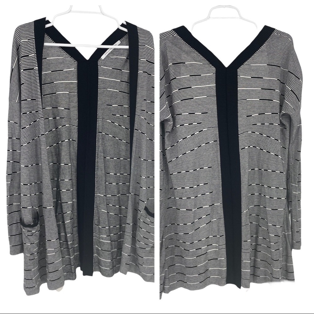 DIANE VON FURTSENBERG BLACK WHITE LONG KNIT LINE CARDIGAN SWEATER POCKETS